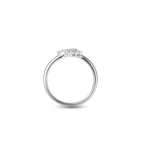 Diamond Ring in 18K White Gold