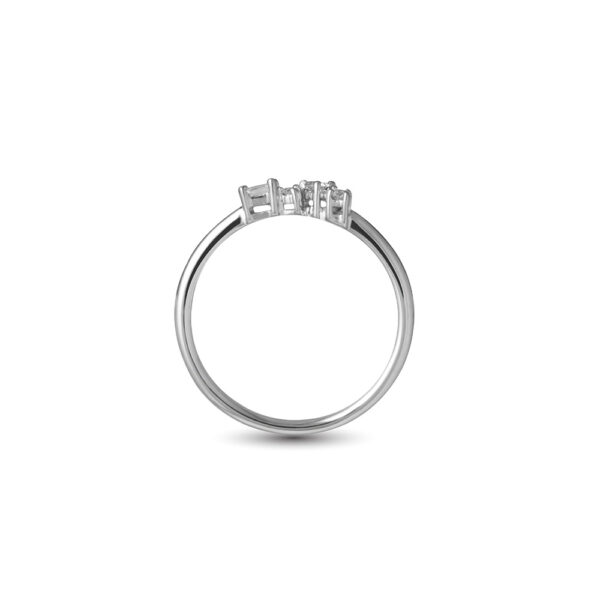Diamond Ring in 18K White Gold