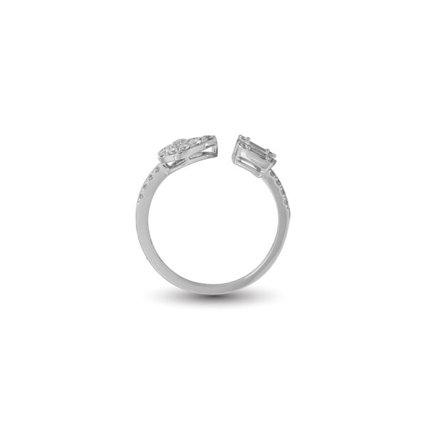 Diamond Ring in 18K White Gold