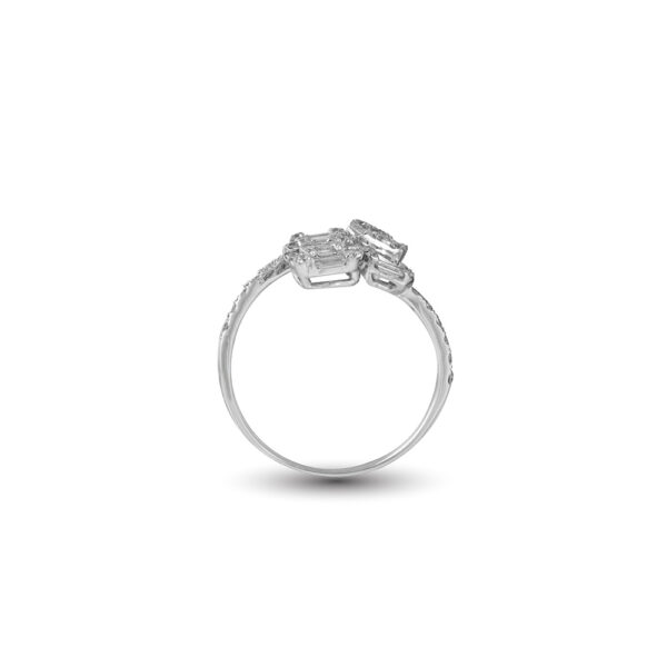 Diamond Ring in 18K White Gold