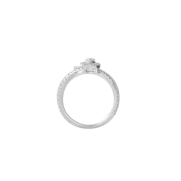 Diamond Ring in 18K White Gold