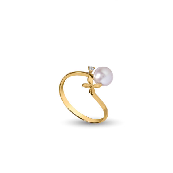 Pearl Ring in 18K Yellow Gold