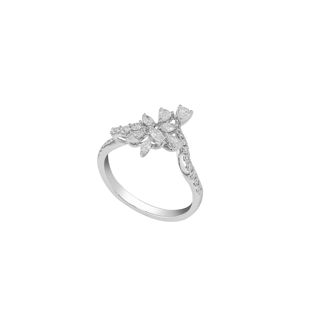 Diamond Ring in 18K White Gold